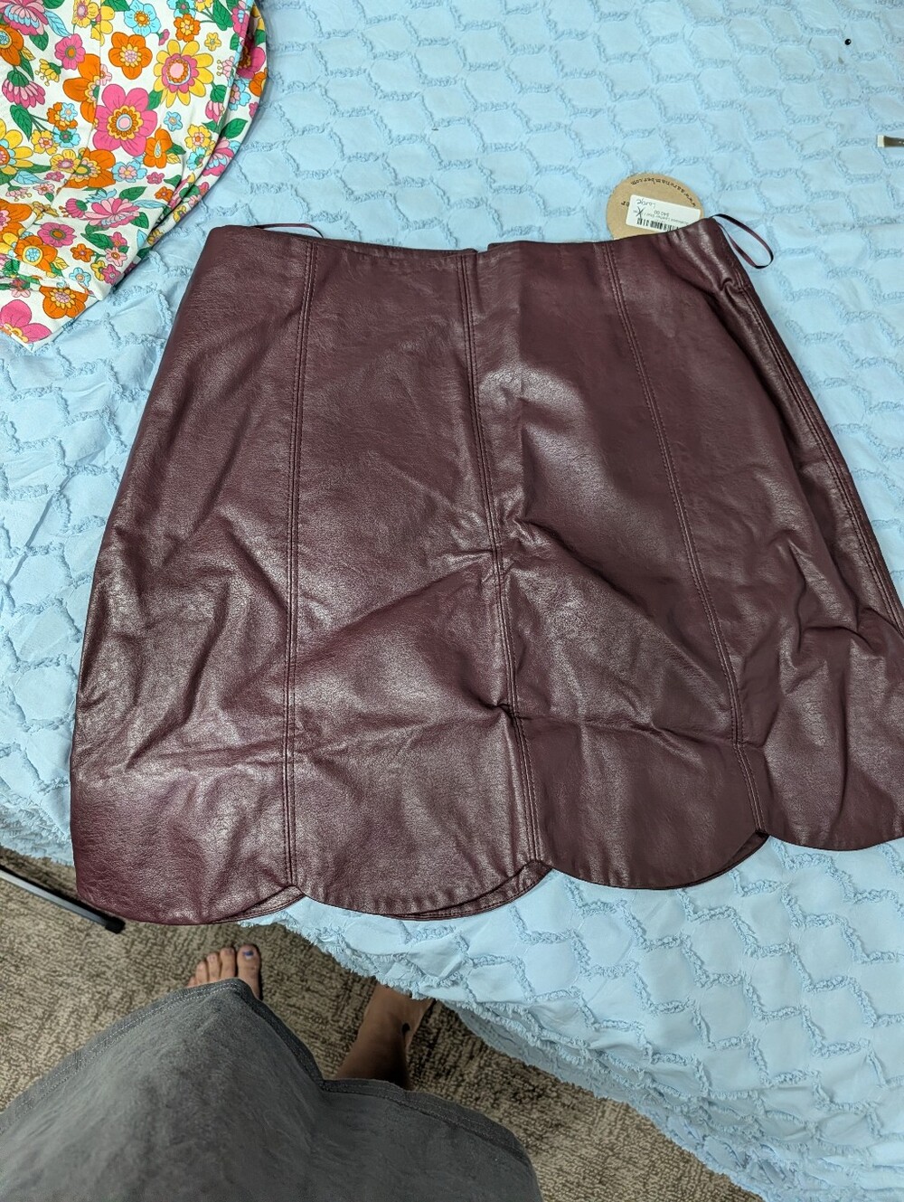 Womens Faux Leather Scallop Hem Skirt - Burgundy